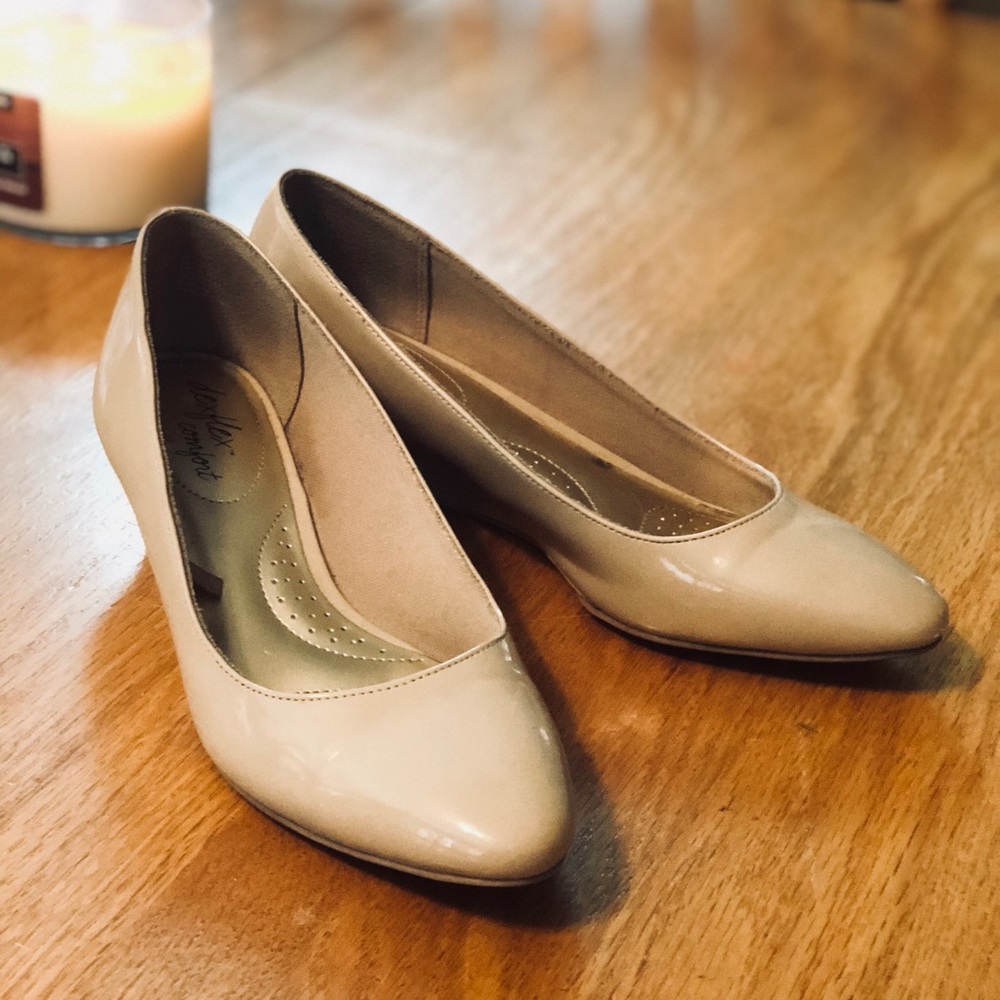 Dexflex Comfort nude wedges